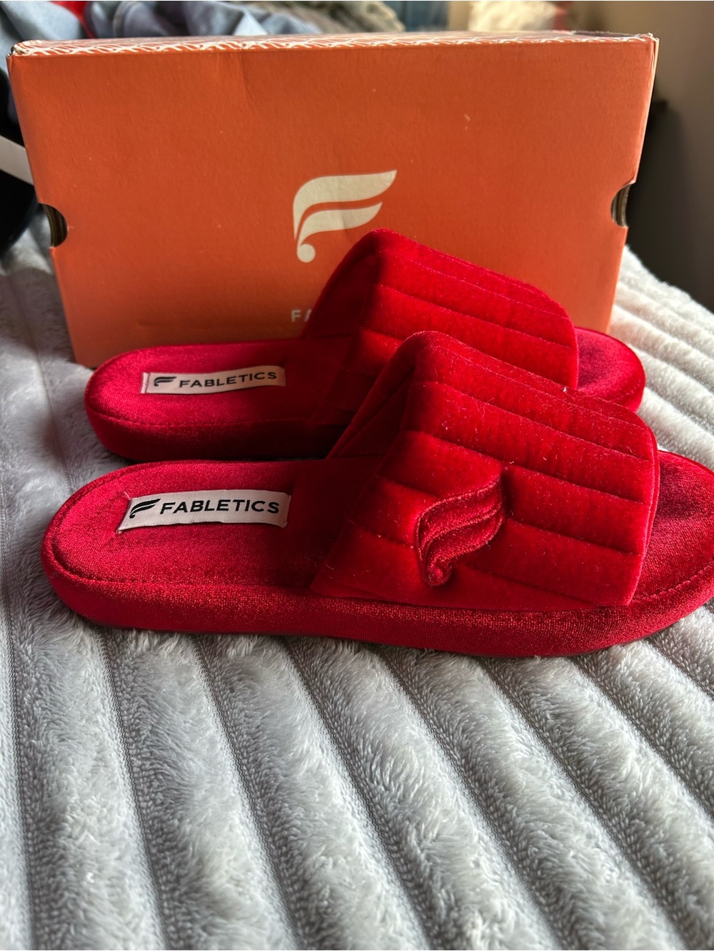 New In Box-Fabletics Red Velvet Slides
